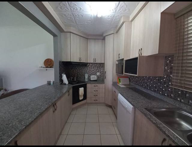 2 BEDROOM APARTMENT FOR SALE IN MALVERN